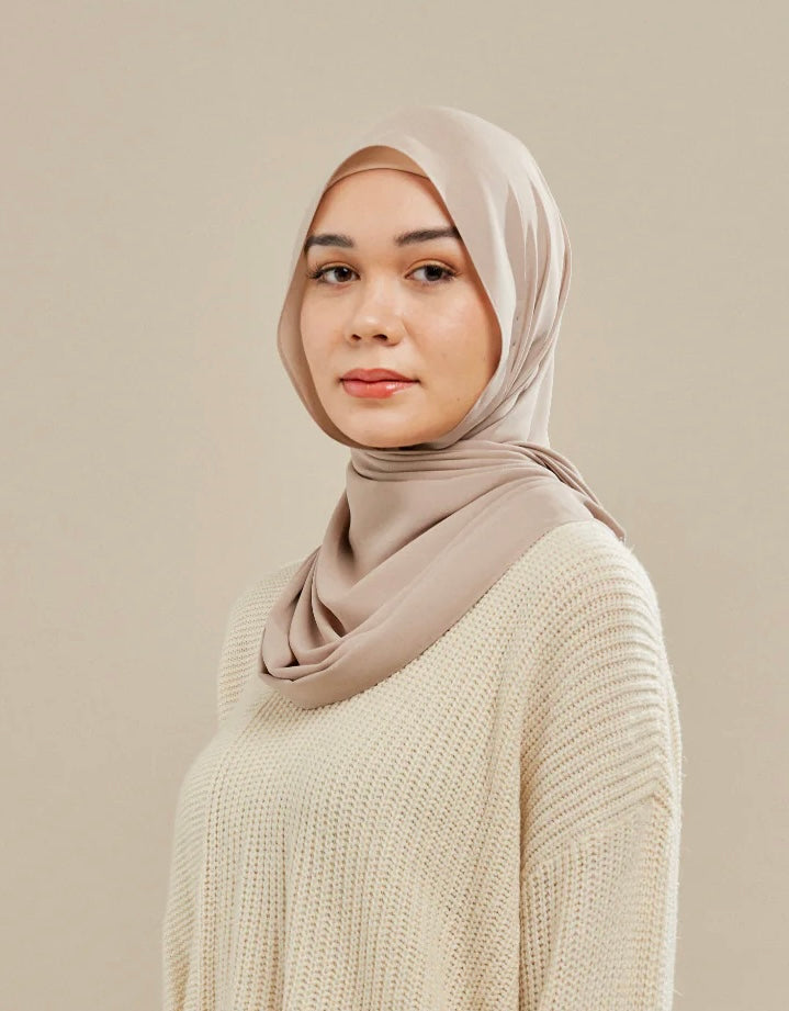 Luxe Chiffon in Truffle