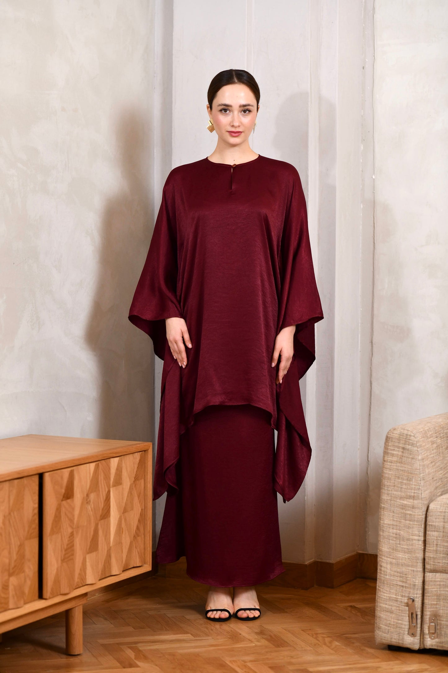Laura Kurung in Ruby