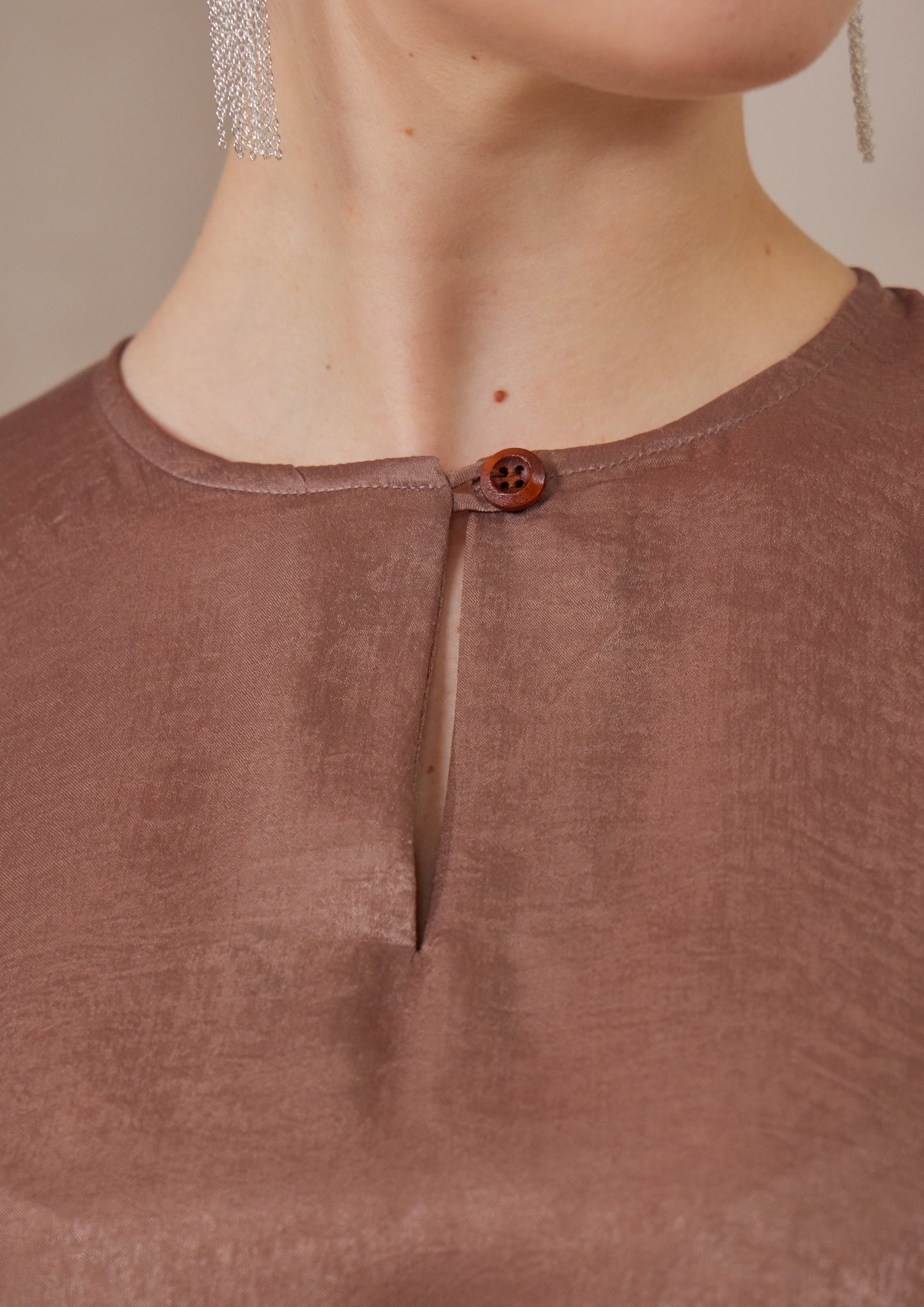 Laura Kurung in Bronze