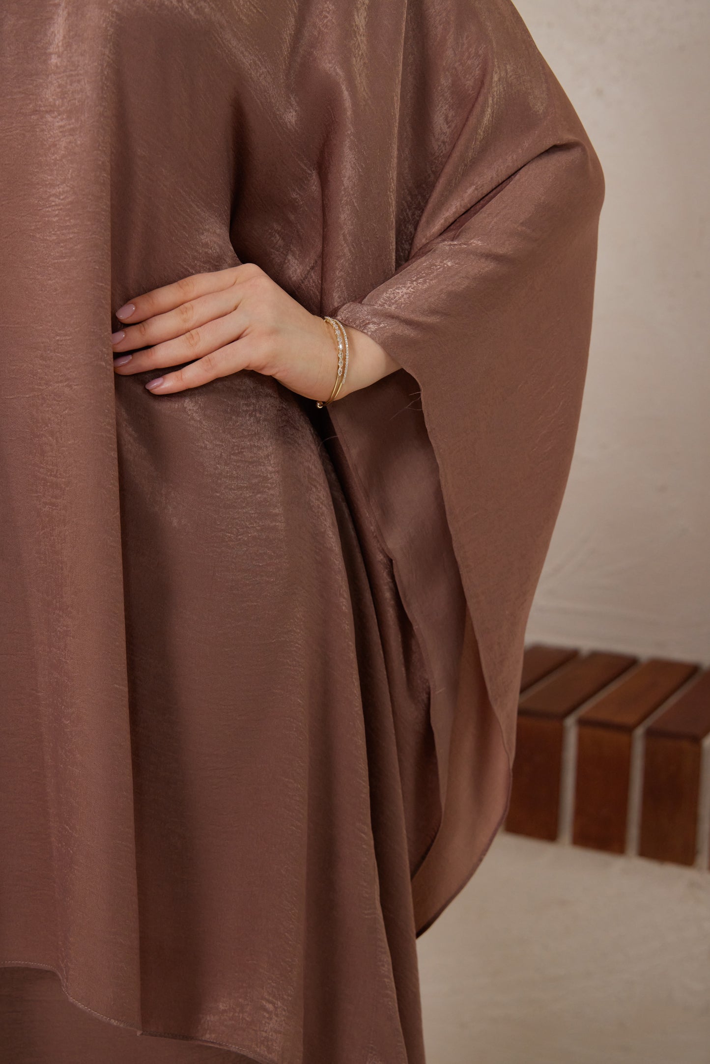 Laura Kurung in Bronze