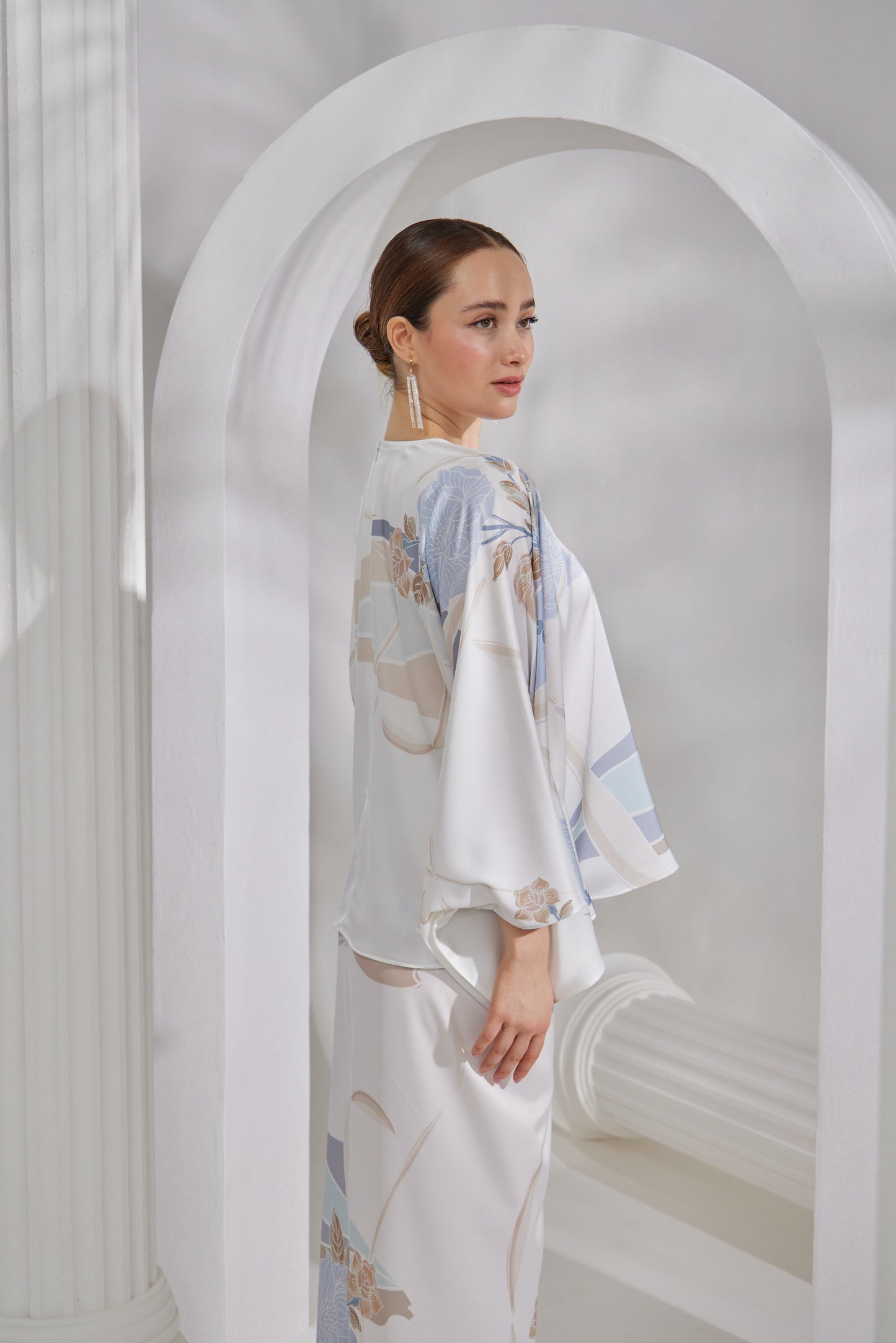 Luna '24 in Pearl