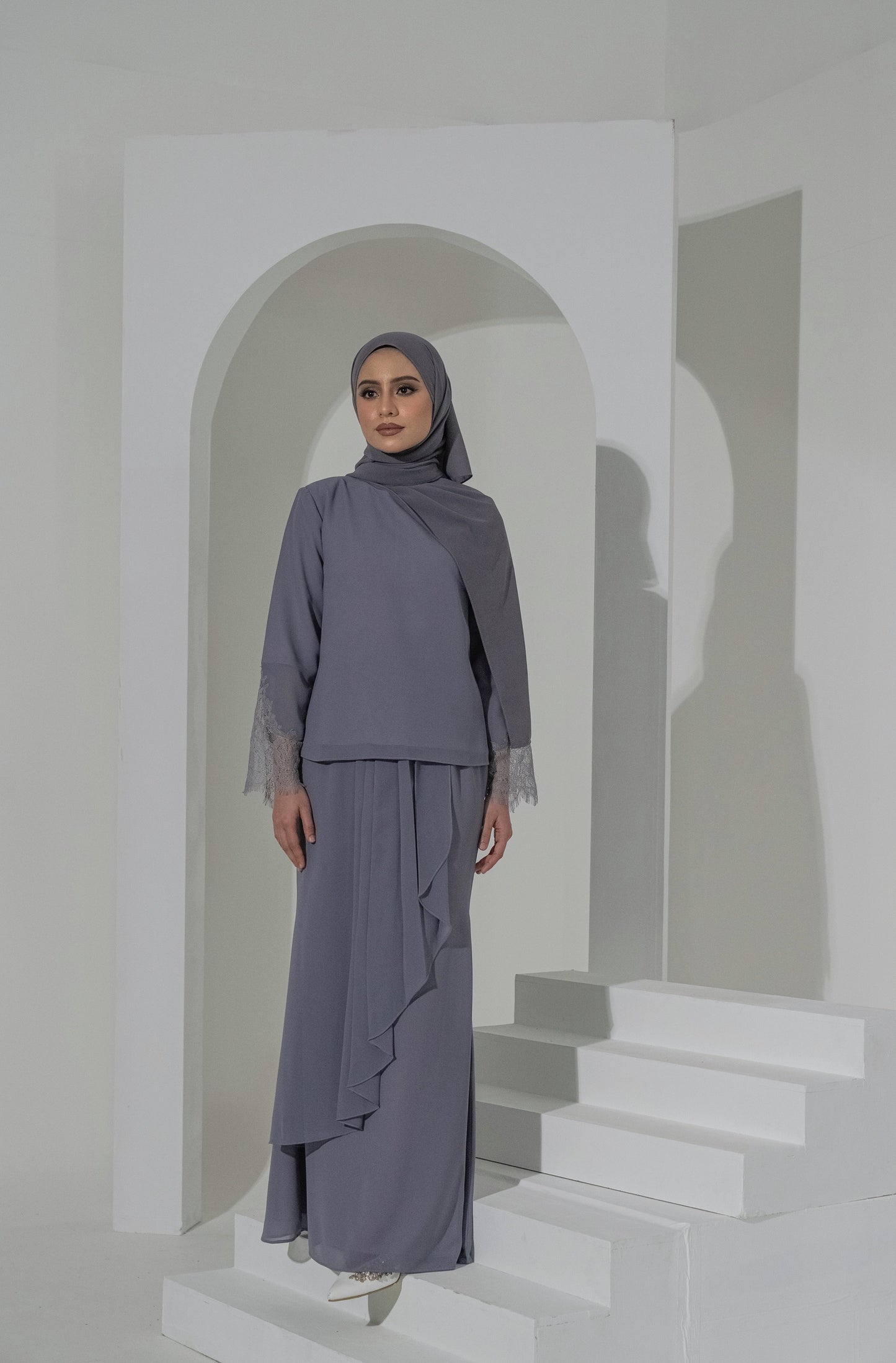 Alea in Smoke Grey