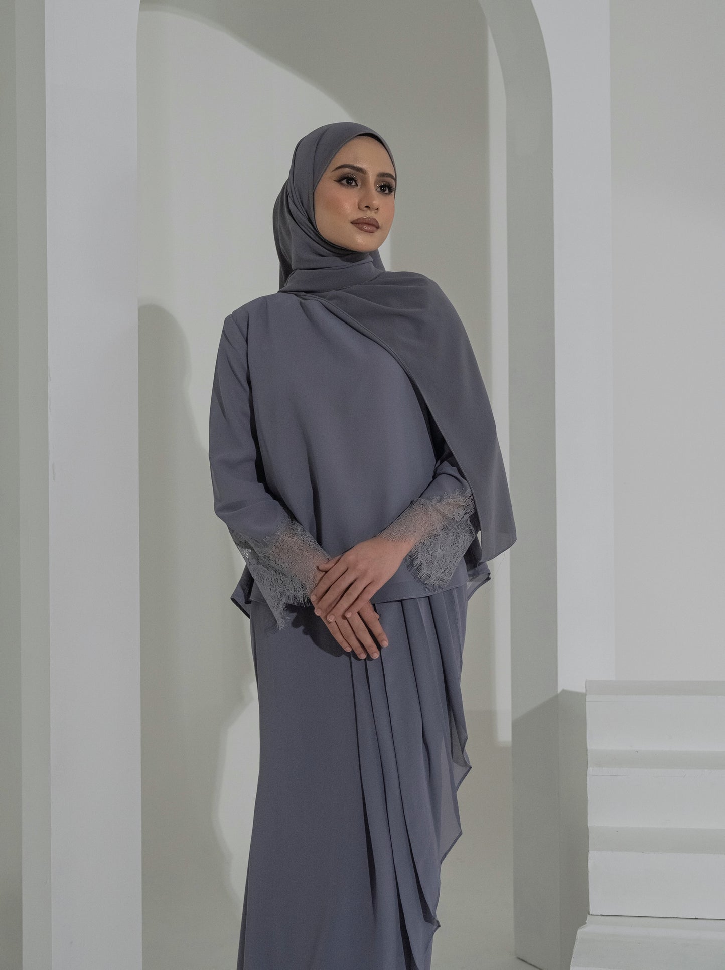 Alea in Smoke Grey