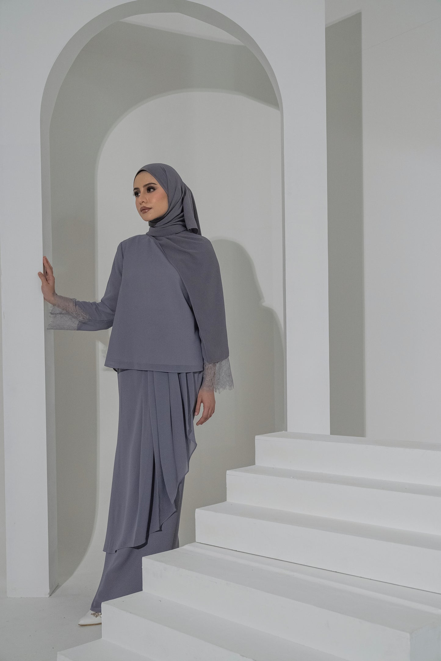 Alea in Smoke Grey