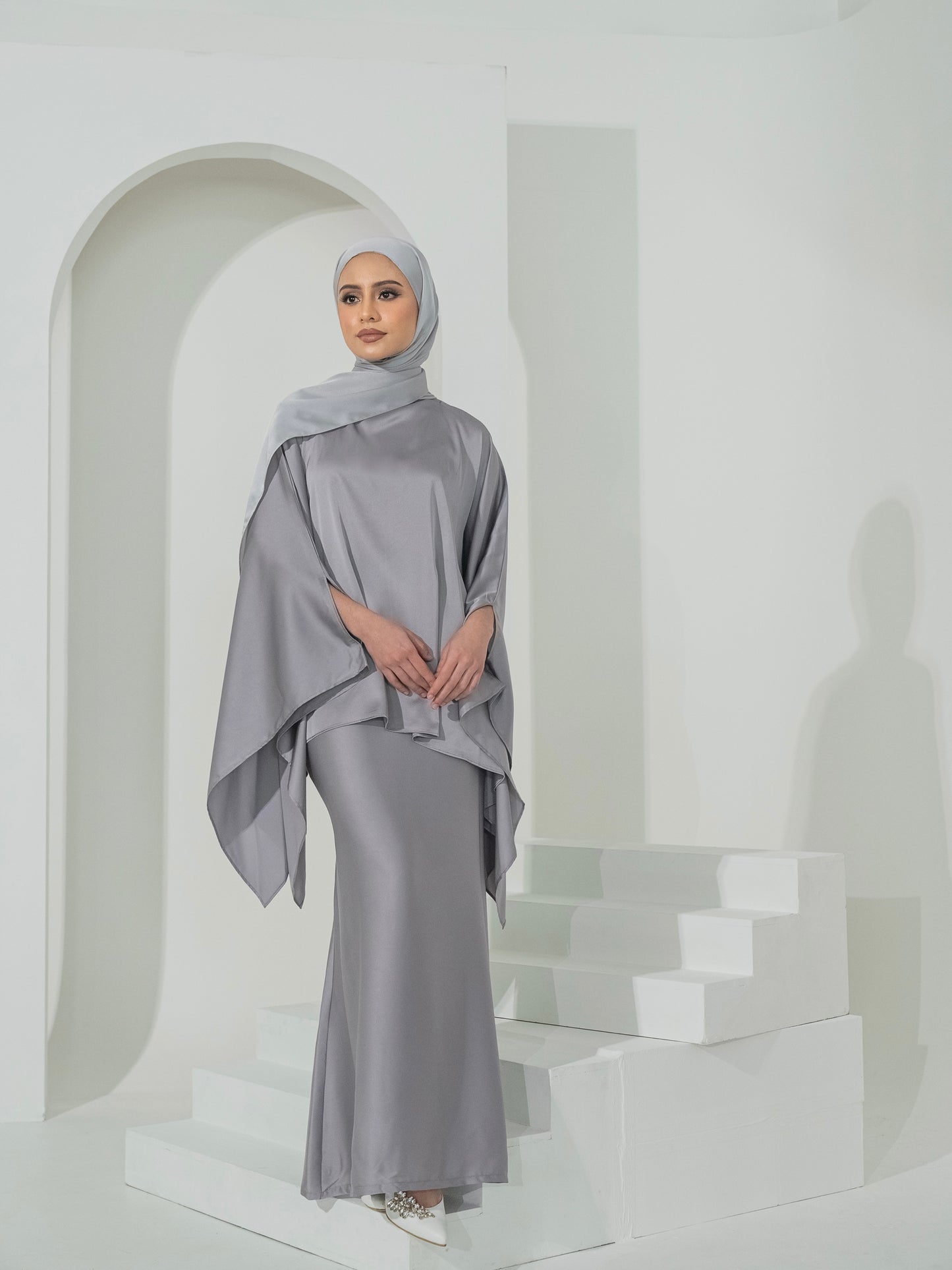Luna in Silver Grey