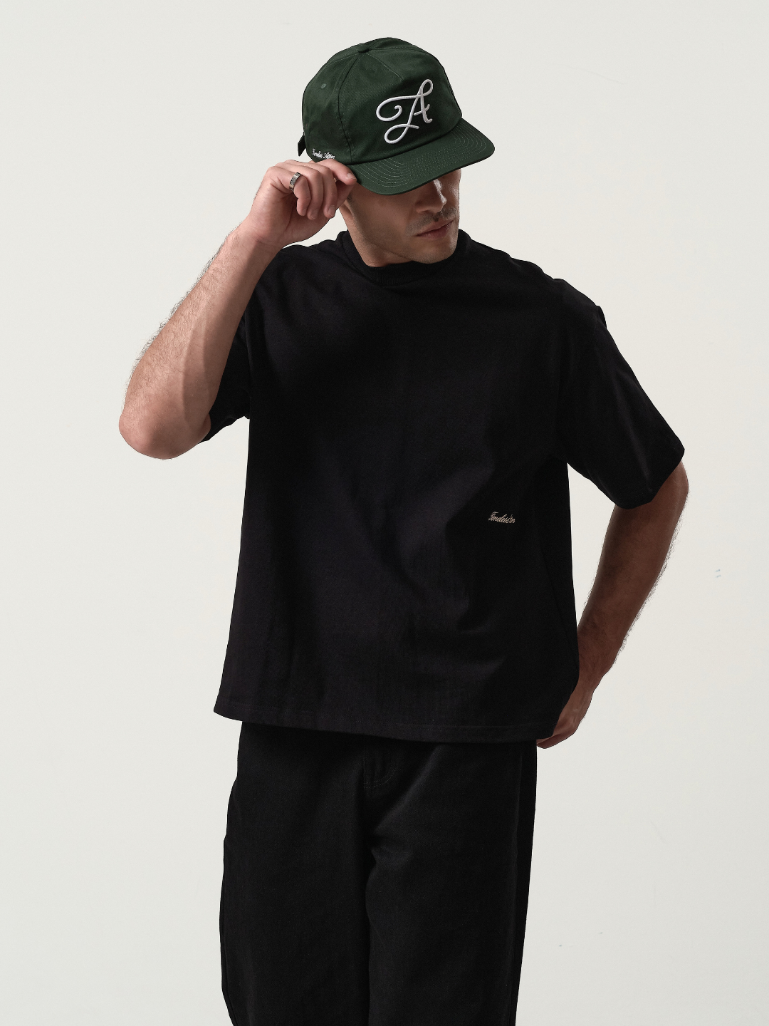 Chain Stitch Embroidery T-shirt in Black
