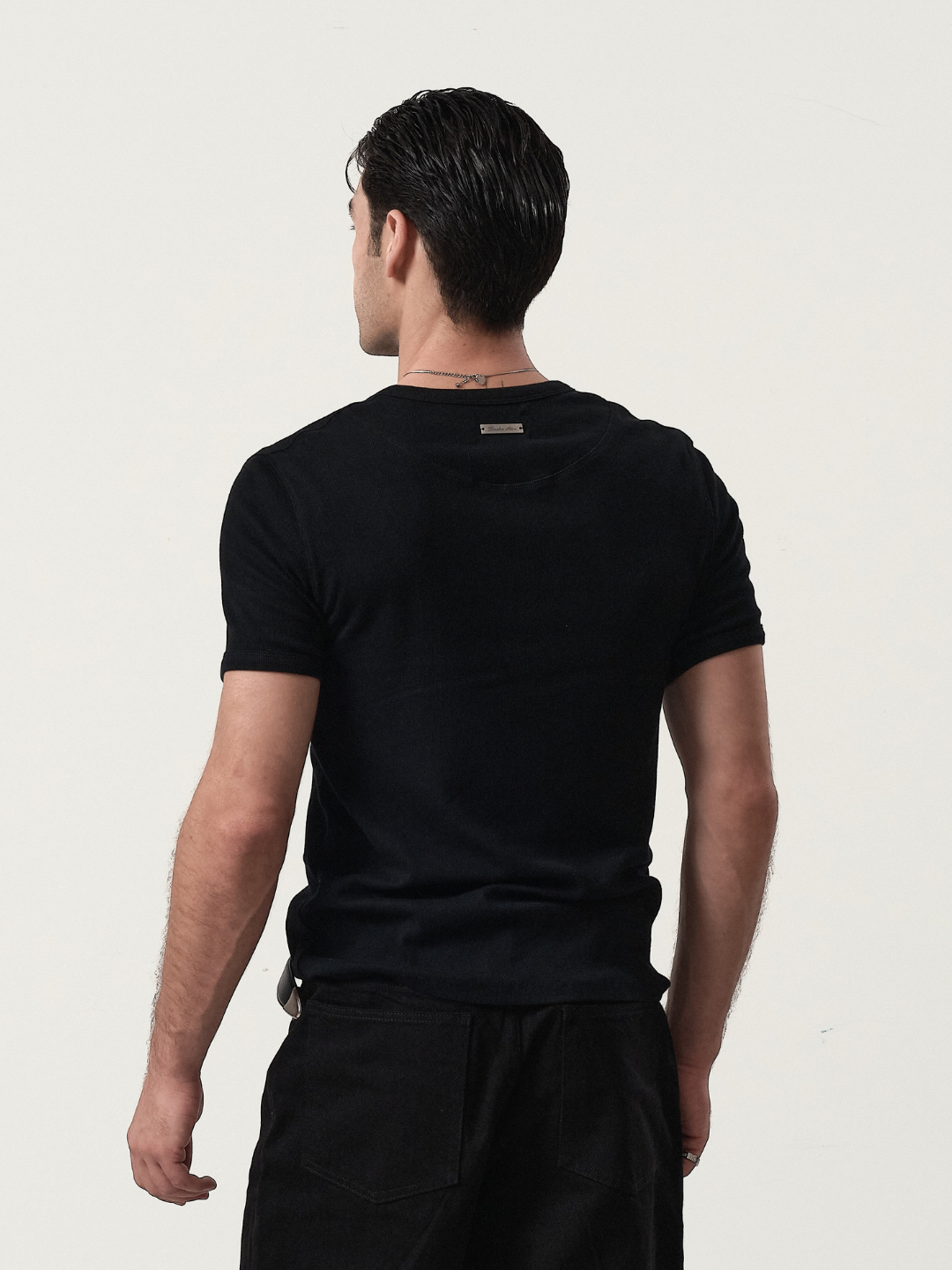Fitted Henley Tee in Black