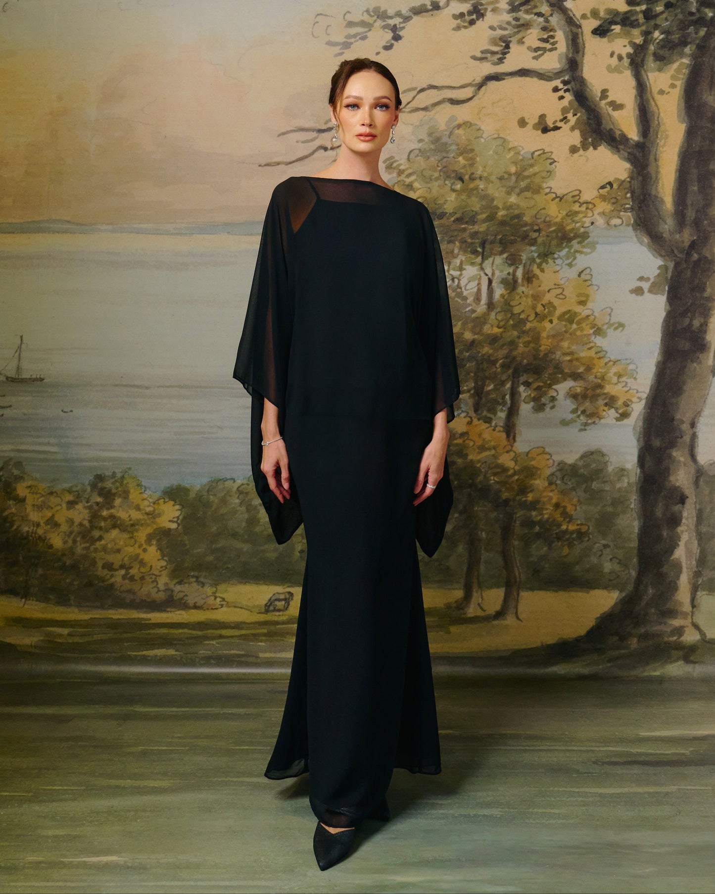 Amelie in Black