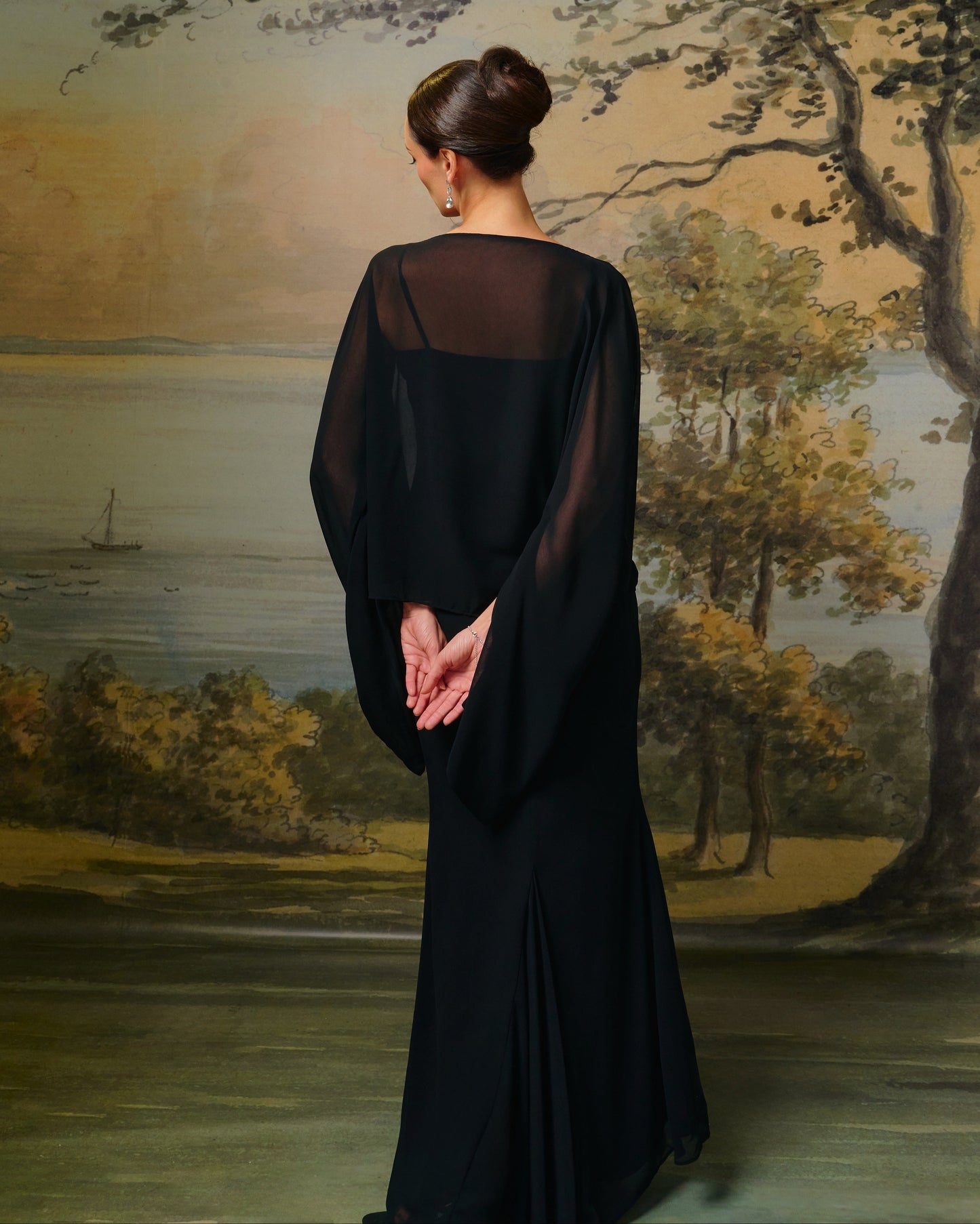 Amelie in Black