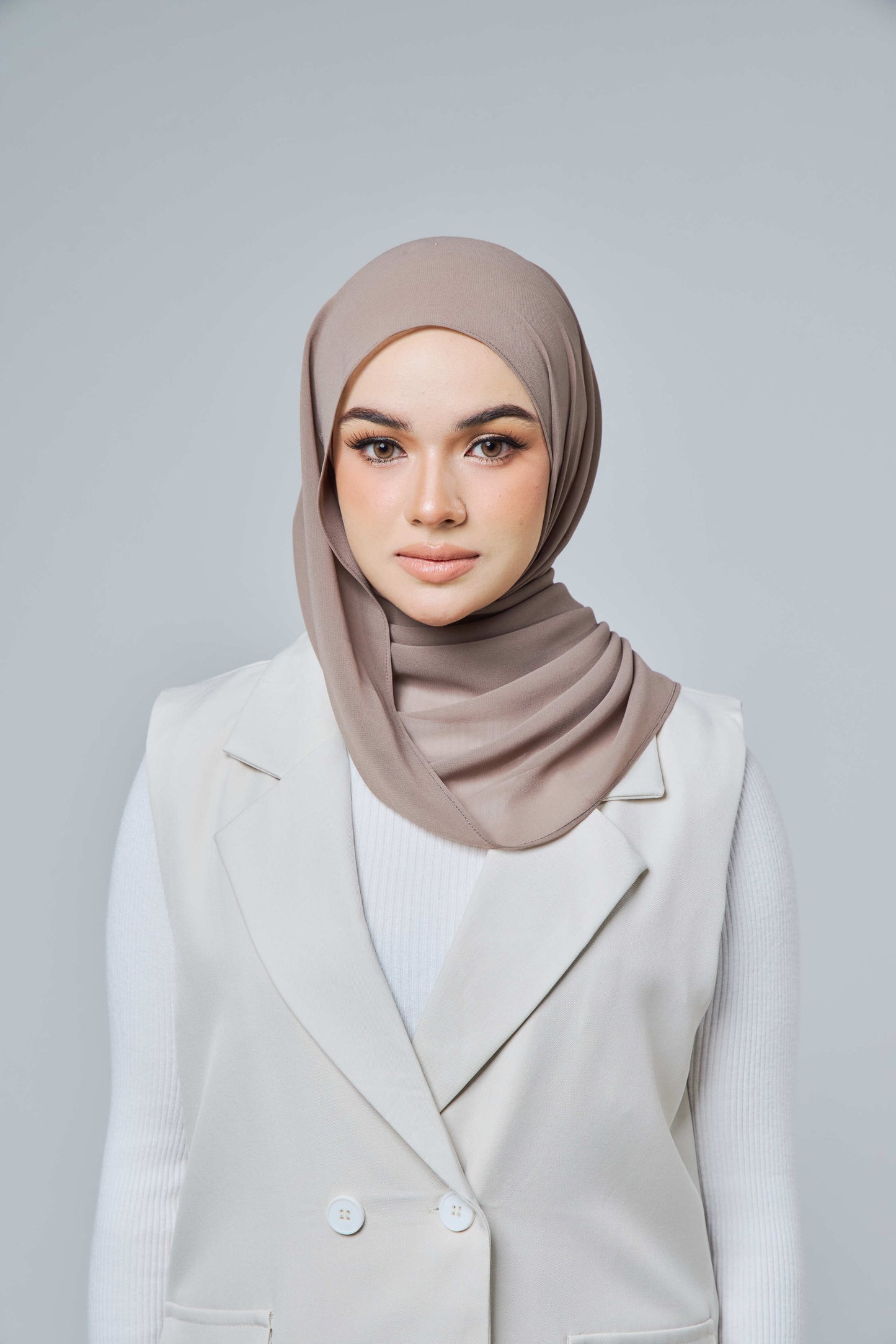 Chiffon Aire in Sandstone⁠