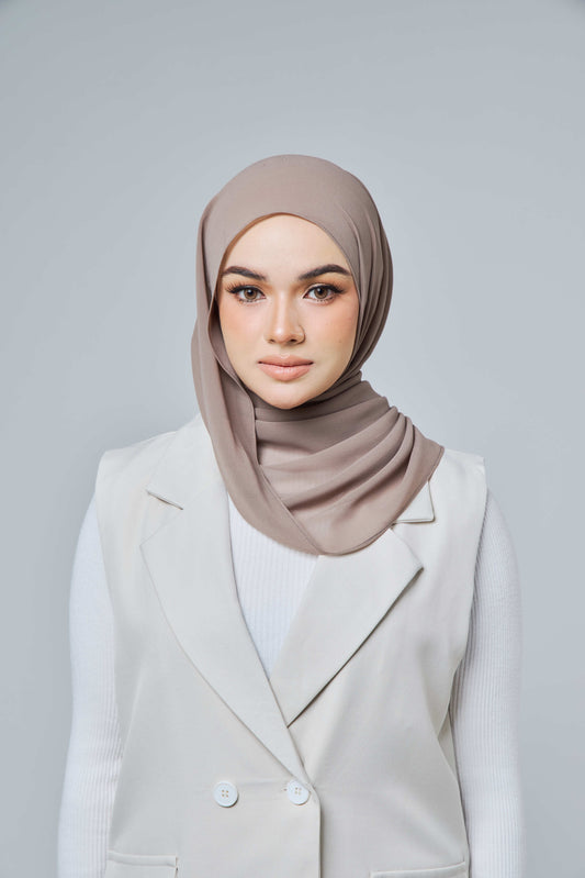 Chiffon Aire in Sandstone⁠