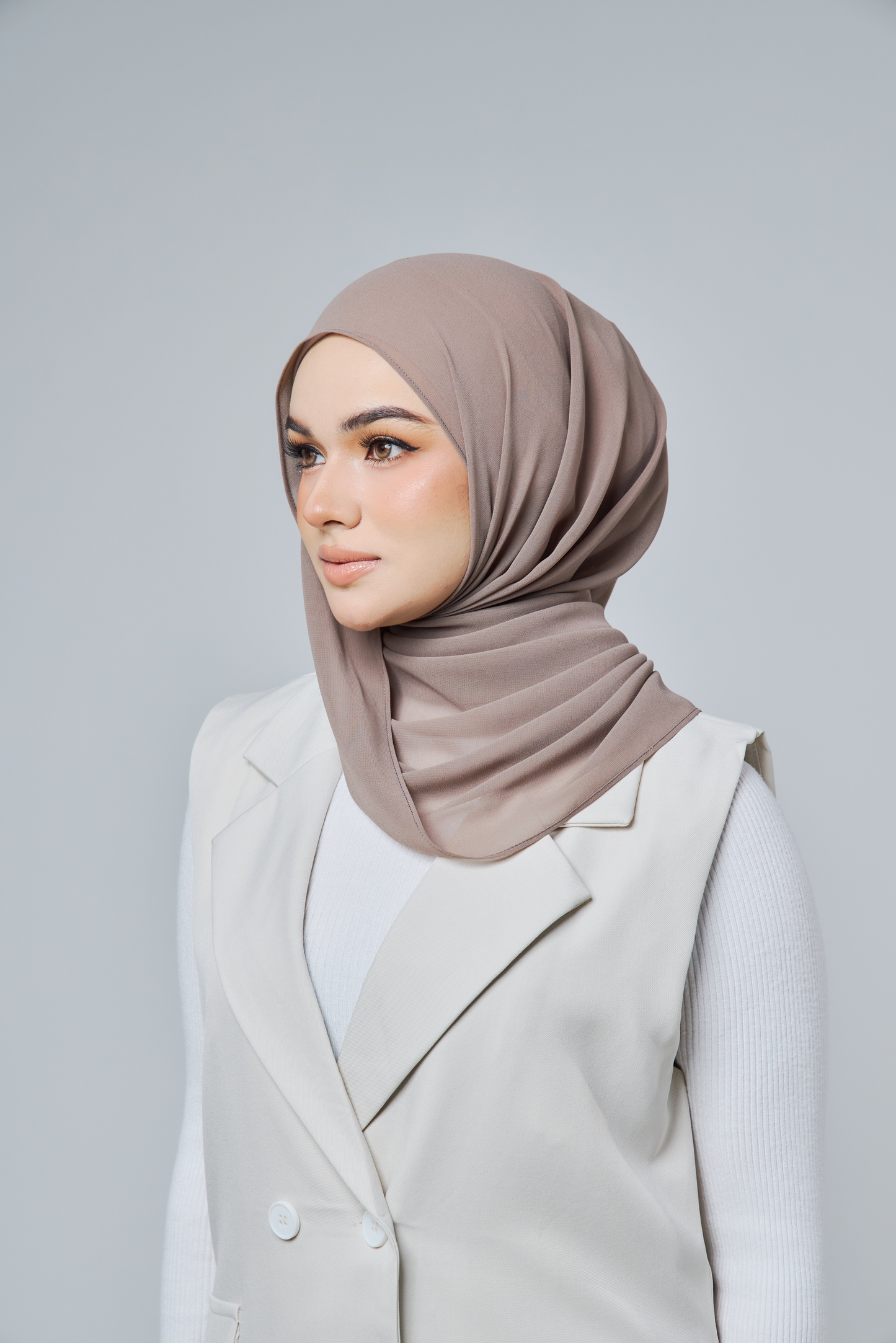 Chiffon Aire in Sandstone⁠