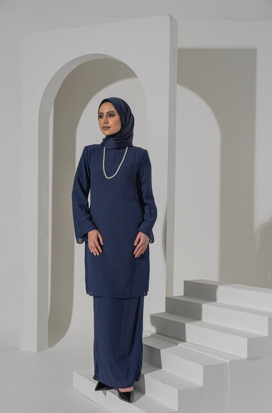 Kelasik in Midnight Blue