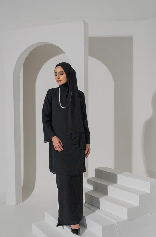 Kelasik in Black