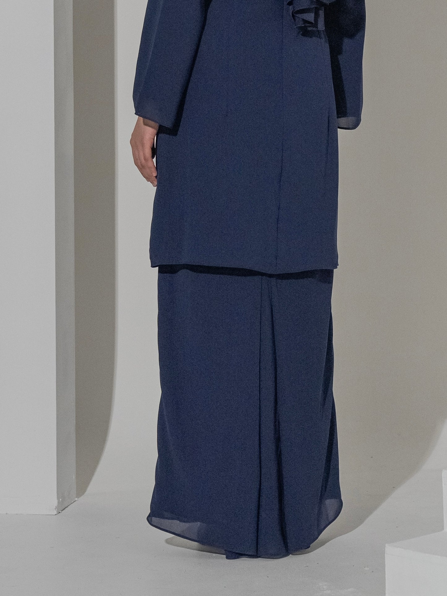 Kelasik in Midnight Blue